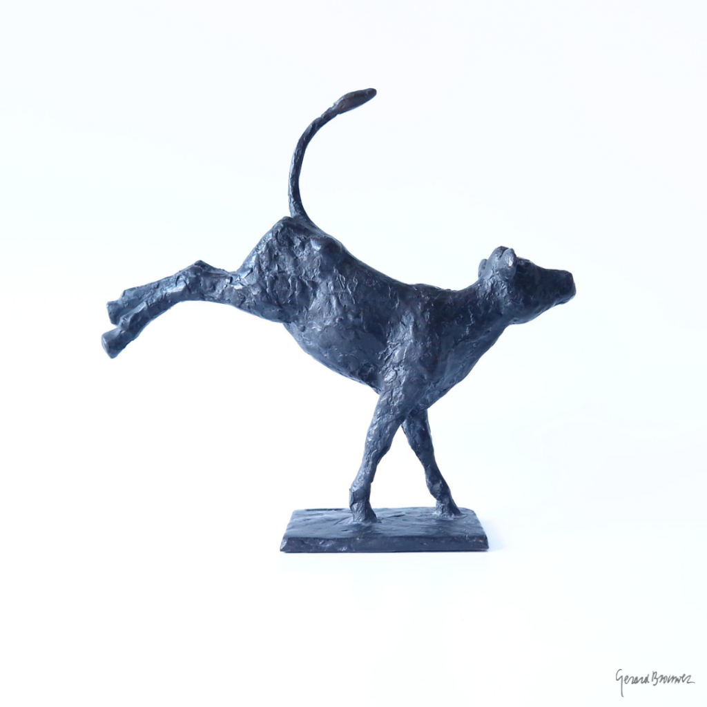 Dansend kalf - Bronze sculpture - Gerard Brouwer